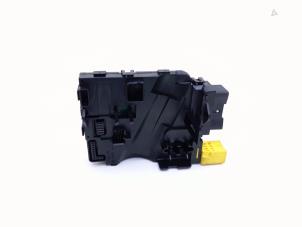 Gebruikte Stuurkolom module Volkswagen Golf V Variant (1K5) 2.0 TDI DPF Prijs € 30,00 Margeregeling aangeboden door Automaterialen Ronald Morien B.V.