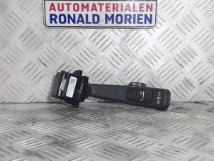 Gebruikte Ruitenwis Schakelaar Volvo V40 (MV) 1.5 T3 16V Geartronic Prijs € 25,00 Margeregeling aangeboden door Automaterialen Ronald Morien B.V.