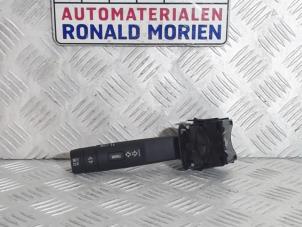 Gebruikte Richtingaanwijzer Schakelaar Opel Karl 1.0 12V Prijs € 19,00 Margeregeling aangeboden door Automaterialen Ronald Morien B.V.