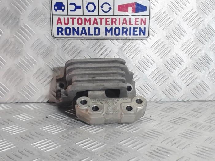 Gebruikte Motorsteun Peugeot 207/207+ (WA/WC/WM) 1.4 16V VTi Prijs € 35,00 Margeregeling aangeboden door Automaterialen Ronald Morien B.V.