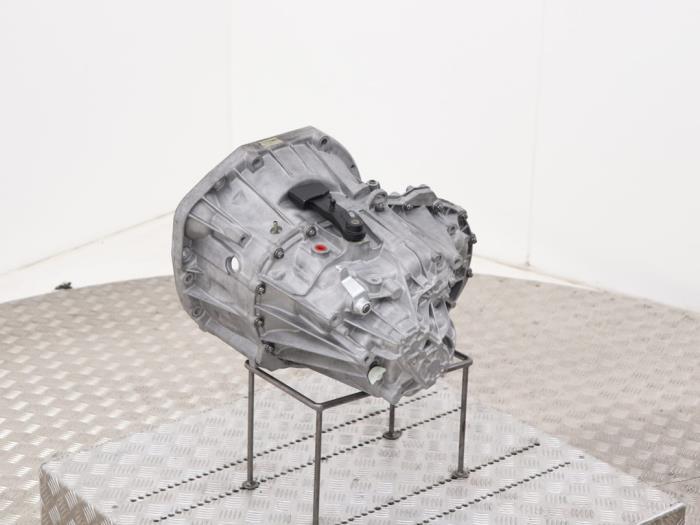 Versnellingsbak van een Opel Vivaro 2012