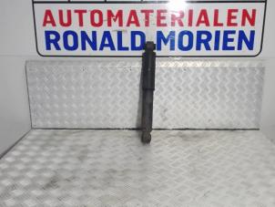 Gebruikte Schokbreker links-achter Opel Movano Prijs € 25,00 Margeregeling aangeboden door Automaterialen Ronald Morien B.V.