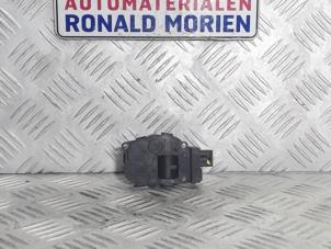 Gebruikte Kachelklep Motor Volvo V40 (MV) 1.5 T3 16V Geartronic Prijs € 25,00 Margeregeling aangeboden door Automaterialen Ronald Morien B.V.