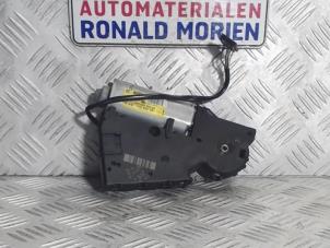 Gebruikte Schuifdak Motor Seat Altea (5P1) 1.9 TDI Prijs € 35,00 Margeregeling aangeboden door Automaterialen Ronald Morien B.V.