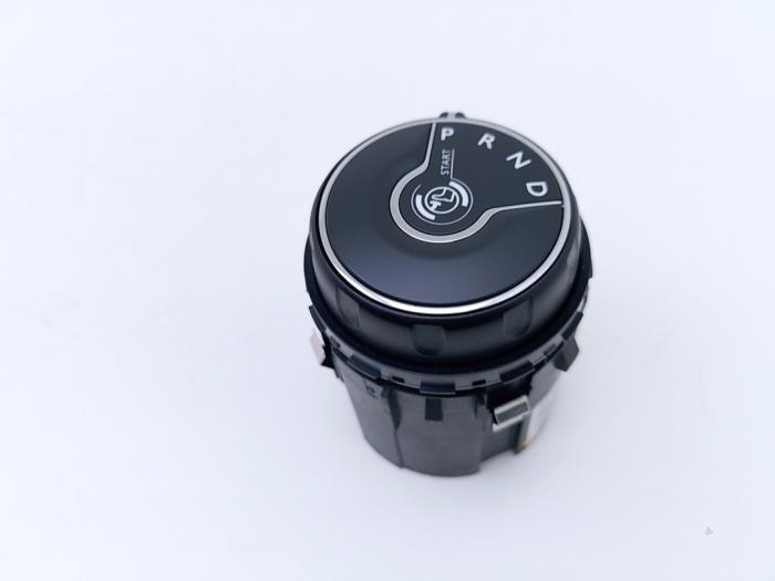 Gebruikte Versnellingspook Peugeot Expert (V1/VA/VB/VE/VF/VT/VY) 2.0 Blue HDi 180 16V Prijs € 45,00 Margeregeling aangeboden door Automaterialen Ronald Morien B.V.