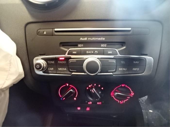 Gebruikte Audi A1 Radio CD Speler 8XA035192F