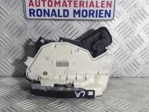 Gebruikte Slotmechaniek Portier 4Deurs links-achter Volkswagen Polo V (6R) Prijs € 50,00 Margeregeling aangeboden door Automaterialen Ronald Morien B.V.