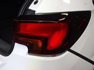 Gebruikte Achterlicht rechts Opel Astra Prijs € 30,00 Margeregeling aangeboden door Automaterialen Ronald Morien B.V.