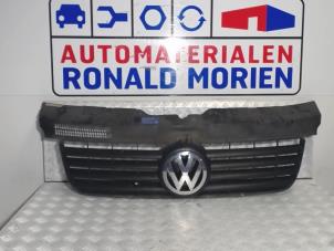 Gebruikte Grille Volkswagen Transporter T5 1.9 TDi Prijs € 25,00 Margeregeling aangeboden door Automaterialen Ronald Morien B.V.