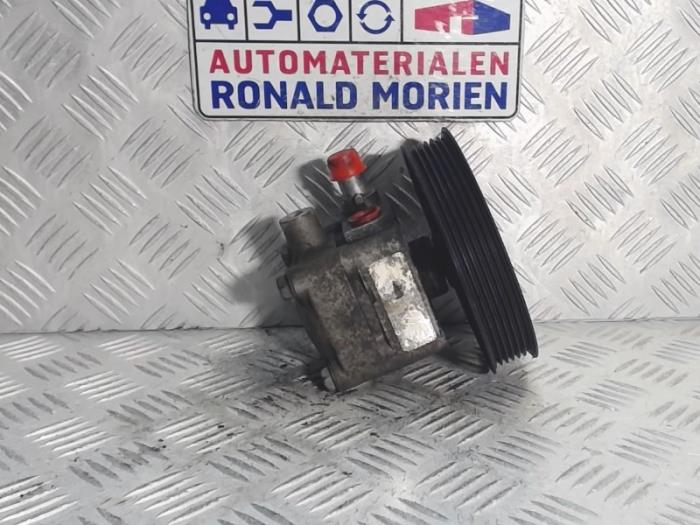 Gebruikte Pomp Servo Volvo V40 (VW) 1.8 16V Prijs € 75,00 Margeregeling aangeboden door Automaterialen Ronald Morien B.V.