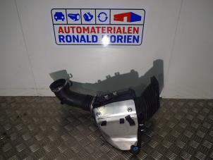 Gebruikte Luchtfilterhuis Audi RS 5 (8T3) RS5 4.2 V8 32V Prijs € 75,00 Margeregeling aangeboden door Automaterialen Ronald Morien B.V.