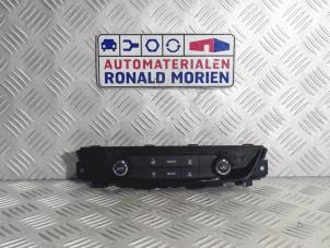 Gebruikte Kachel Bedieningspaneel Opel Insignia Grand Sport 1.6 CDTI 16V 136 Prijs € 49,00 Margeregeling aangeboden door Automaterialen Ronald Morien B.V.
