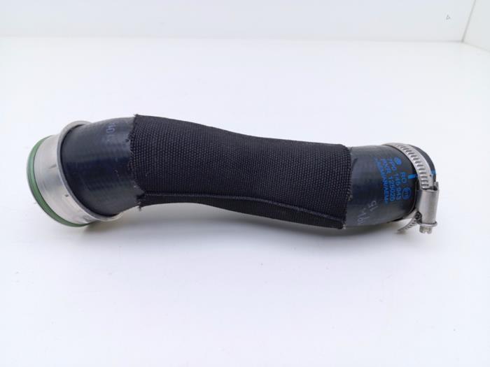 Gebruikte Intercooler Buis Volkswagen Touareg (7PA/PH) 3.0 TDI V6 24V Prijs € 47,19 Inclusief btw aangeboden door Automaterialen Ronald Morien B.V.