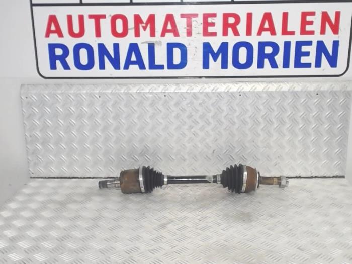 Gebruikte Aandrijfas links-voor Opel Mokka/Mokka X 1.4 Turbo 16V 4x2 Prijs € 65,00 Margeregeling aangeboden door Automaterialen Ronald Morien B.V.
