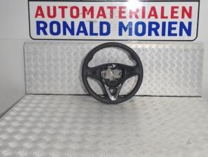 Gebruikte Stuurwiel Opel Karl 1.0 12V Prijs € 95,00 Margeregeling aangeboden door Automaterialen Ronald Morien B.V.