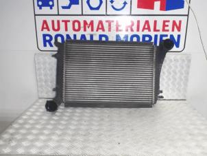 Gebruikte Intercooler Volkswagen Passat (3C2) 2.0 TDI 140 Prijs € 55,00 Margeregeling aangeboden door Automaterialen Ronald Morien B.V.