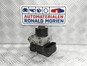 Gebruikte ABS Pomp Mazda 3 Sport (BK) 1.6 CiTD 16V Prijs € 49,00 Margeregeling aangeboden door Automaterialen Ronald Morien B.V.