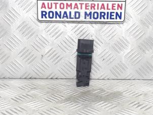 Gebruikte Luchtmassameter Volkswagen Transporter/Caravelle T4 2.5 TDI Prijs € 9,99 Margeregeling aangeboden door Automaterialen Ronald Morien B.V.