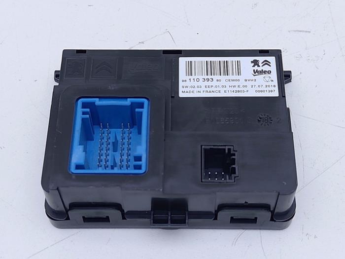 Gebruikte Climatronic module Opel Crossland (X) 1.2 12V Prijs € 15,00 Margeregeling aangeboden door Automaterialen Ronald Morien B.V.