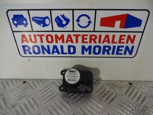 Gebruikte Kachelklep Motor Opel Crossland (X) 1.2 12V Prijs € 15,00 Margeregeling aangeboden door Automaterialen Ronald Morien B.V.