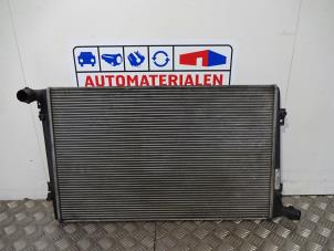 Gebruikte Radiateur Volkswagen Caddy III (2KA,2KH,2CA,2CH) 1.9 TDI 4Motion Prijs € 30,00 Margeregeling aangeboden door Automaterialen Ronald Morien B.V.