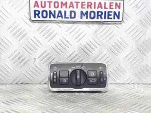Gebruikte Schakelaar Licht Volvo V60 I (FW/GW) 2.0 T4 16V Prijs € 29,00 Margeregeling aangeboden door Automaterialen Ronald Morien B.V.