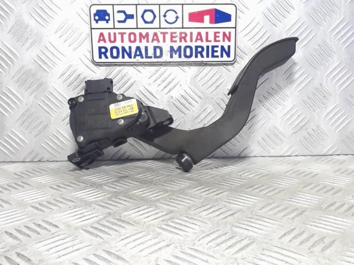 Gebruikte Gaspedaalpositie Sensor Audi A6 Quattro (C5) 2.7 T 30V Prijs € 9,99 Margeregeling aangeboden door Automaterialen Ronald Morien B.V.