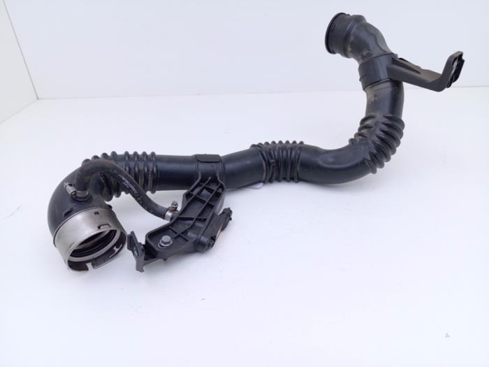 Gebruikte Intercooler Buis Nissan X-Trail (T32) 2.0 dCi All Mode Prijs € 95,00 Margeregeling aangeboden door Automaterialen Ronald Morien B.V.