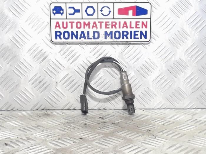 Gebruikte Lambda Sonde Renault Twingo II (CN) 1.2 16V Prijs € 25,00 Margeregeling aangeboden door Automaterialen Ronald Morien B.V.