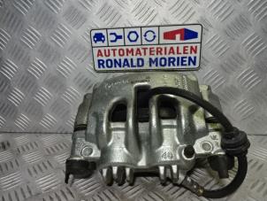Gebruikte Remklauw (Tang) rechts-voor Renault Master Prijs € 125,00 Margeregeling aangeboden door Automaterialen Ronald Morien B.V.