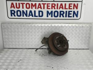 Gebruikte Asschenkel rechts-voor Ford Transit 2.0 TDCi 16V Eco Blue 105 Prijs € 95,00 Margeregeling aangeboden door Automaterialen Ronald Morien B.V.