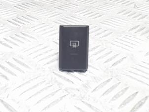 Gebruikte Verwarmingsschakelaar Achterruit Ford Transit 2.2 TDCi 16V RWD Prijs € 7,50 Margeregeling aangeboden door Automaterialen Ronald Morien B.V.