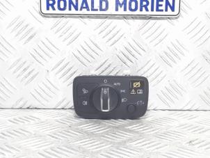 Gebruikte Schakelaar Licht Audi A3 (8V1/8VK) 1.5 TFSI 16V Prijs € 25,00 Margeregeling aangeboden door Automaterialen Ronald Morien B.V.