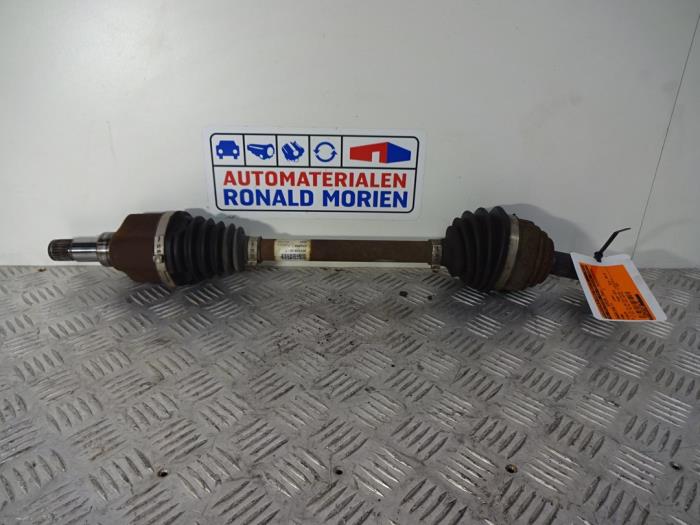 Gebruikte Steekas links-voor Ford Fiesta 6 (JA8) 1.0 EcoBoost 12V 125 Prijs € 20,00 Margeregeling aangeboden door Automaterialen Ronald Morien B.V.