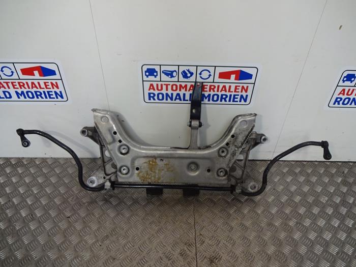 Gebruikte Subframe Volkswagen Lupo (6X1) 1.2 TDI 3L Prijs € 49,00 Margeregeling aangeboden door Automaterialen Ronald Morien B.V.