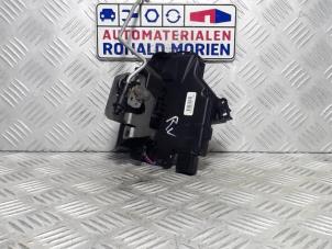 Gebruikte Portierslot Mechaniek 4Deurs rechts-voor Audi A2 (8Z0) 1.4 16V Prijs € 49,00 Margeregeling aangeboden door Automaterialen Ronald Morien B.V.