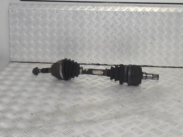 Gebruikte Steekas links-voor Opel Zafira (M75) 1.9 CDTI Prijs € 19,00 Margeregeling aangeboden door Automaterialen Ronald Morien B.V.
