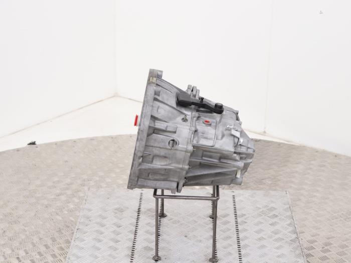 Versnellingsbak van een Opel Vivaro 2012