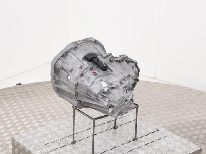 Versnellingsbak van een Opel Vivaro 2012