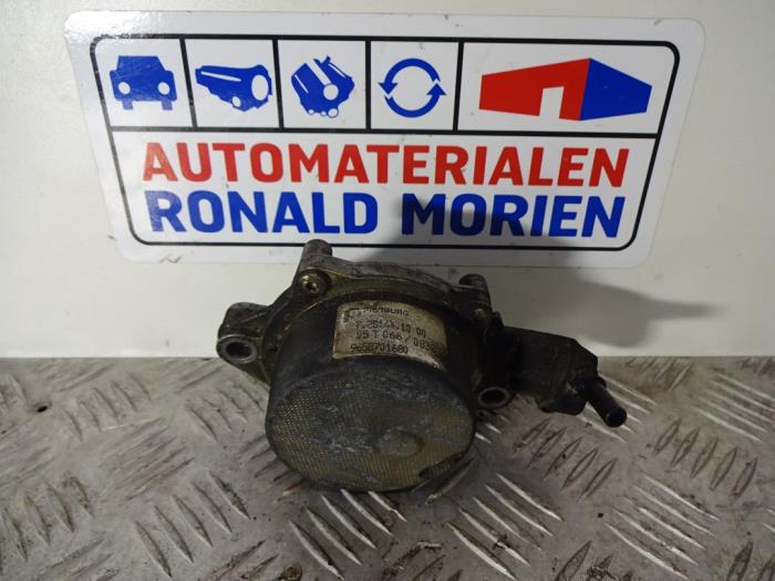 Gebruikte Vacuumpomp (Diesel) Peugeot 206 (2A/C/H/J/S) 1.4 HDi Prijs € 39,00 Margeregeling aangeboden door Automaterialen Ronald Morien B.V.