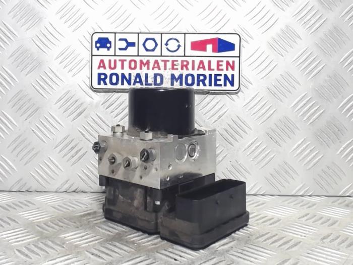 Gebruikte ABS Pomp Volvo XC60 I (DZ) 2.4 D5 20V 220 AWD Prijs € 195,00 Margeregeling aangeboden door Automaterialen Ronald Morien B.V.