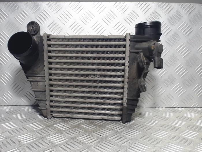 Gebruikte Intercooler Volkswagen Golf IV (1J1) 1.9 TDI Prijs € 49,00 Margeregeling aangeboden door Automaterialen Ronald Morien B.V.