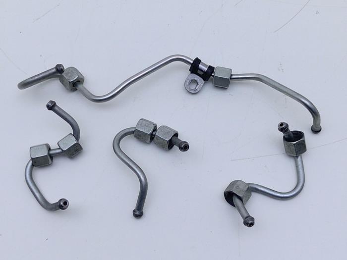 Gebruikte Dieselleiding Set Volkswagen Polo V (6R) 1.4 TDI Prijs € 75,00 Margeregeling aangeboden door Automaterialen Ronald Morien B.V.