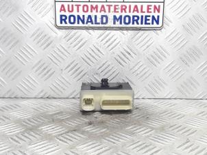 Gebruikte Koelvin relais Opel Crossland/Crossland X 1.6 CDTi 120 Prijs € 15,00 Margeregeling aangeboden door Automaterialen Ronald Morien B.V.