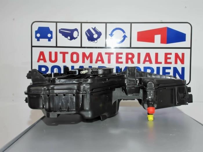 Gebruikte Tank adblue Volkswagen T-Roc I 2.0 TDI 150 4Motion 16V Prijs € 195,00 Inclusief btw aangeboden door Automaterialen Ronald Morien B.V.