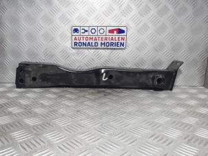 Gebruikte Subframe Nissan Qashqai (J11) 1.3 DIG-T 140 16V Prijs € 95,00 Margeregeling aangeboden door Automaterialen Ronald Morien B.V.