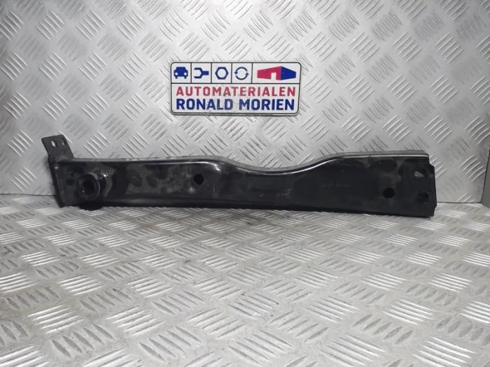 Gebruikte Subframe Nissan Qashqai (J11) 1.3 DIG-T 140 16V Prijs € 95,00 Margeregeling aangeboden door Automaterialen Ronald Morien B.V.