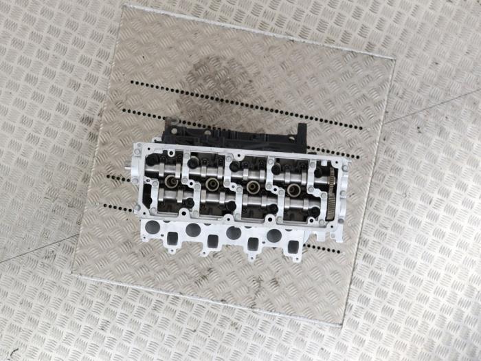 Motor van een Volkswagen Transporter T5 2.0 TDI DRF 2015