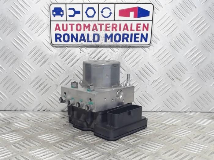 Gebruikte ABS Pomp Dacia Duster (HS) 1.6 SCe 115 16V Prijs € 250,00 Margeregeling aangeboden door Automaterialen Ronald Morien B.V.