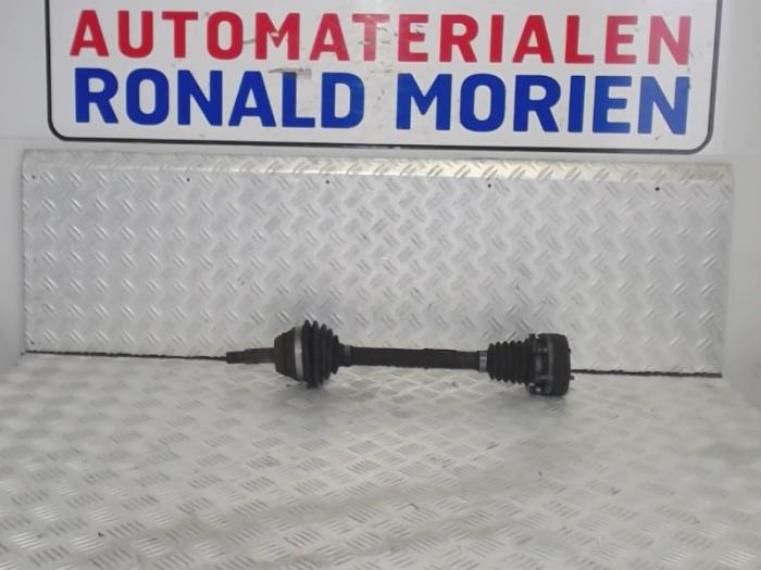 Gebruikte Steekas links-voor Volkswagen Polo III (6N1) 1.6i 75 Prijs € 20,00 Margeregeling aangeboden door Automaterialen Ronald Morien B.V.